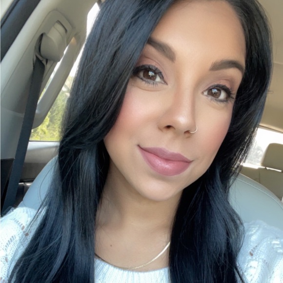 Meet your Posher, Avy - Picture 1 of 1